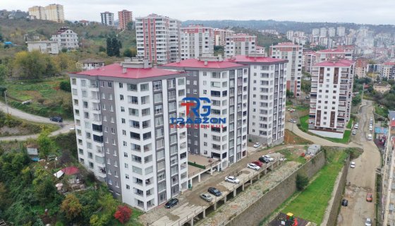TRABZON GAYRİMENKUL'DEN YOMRA DA SATILIK DAİRE 